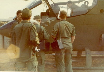 Looking at AH-1G
Steve Lachiondo Photo

Steve Lachiondo, Ken Lipps, the old man, Terry Connoly
