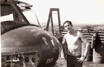Mike Kelly
Terry Moore Photo

First Flight Platoon
Keywords: nose art
