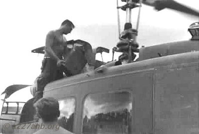  Cleaning Engine
Mickey Barry Photo
Lai Khe
