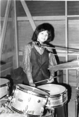 Drummer in All Girl Band
Mickey Barry Photo
Lai Khe
