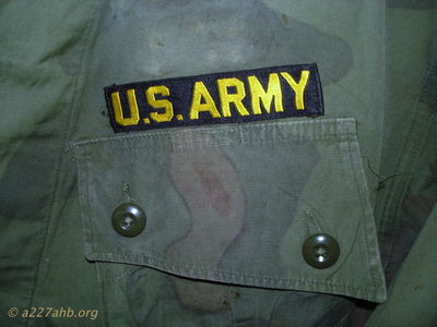  82nd Airborne jungle jacket
Dennis Burden Collection

Close up of 1st Pattern Jungle Jacket, camo with shoe polish 
